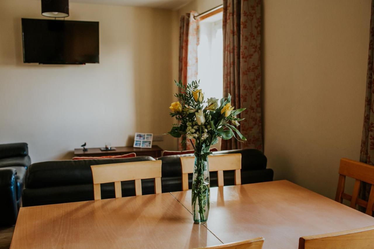 Uist Travel Accommodation Daliburgh  외부 사진