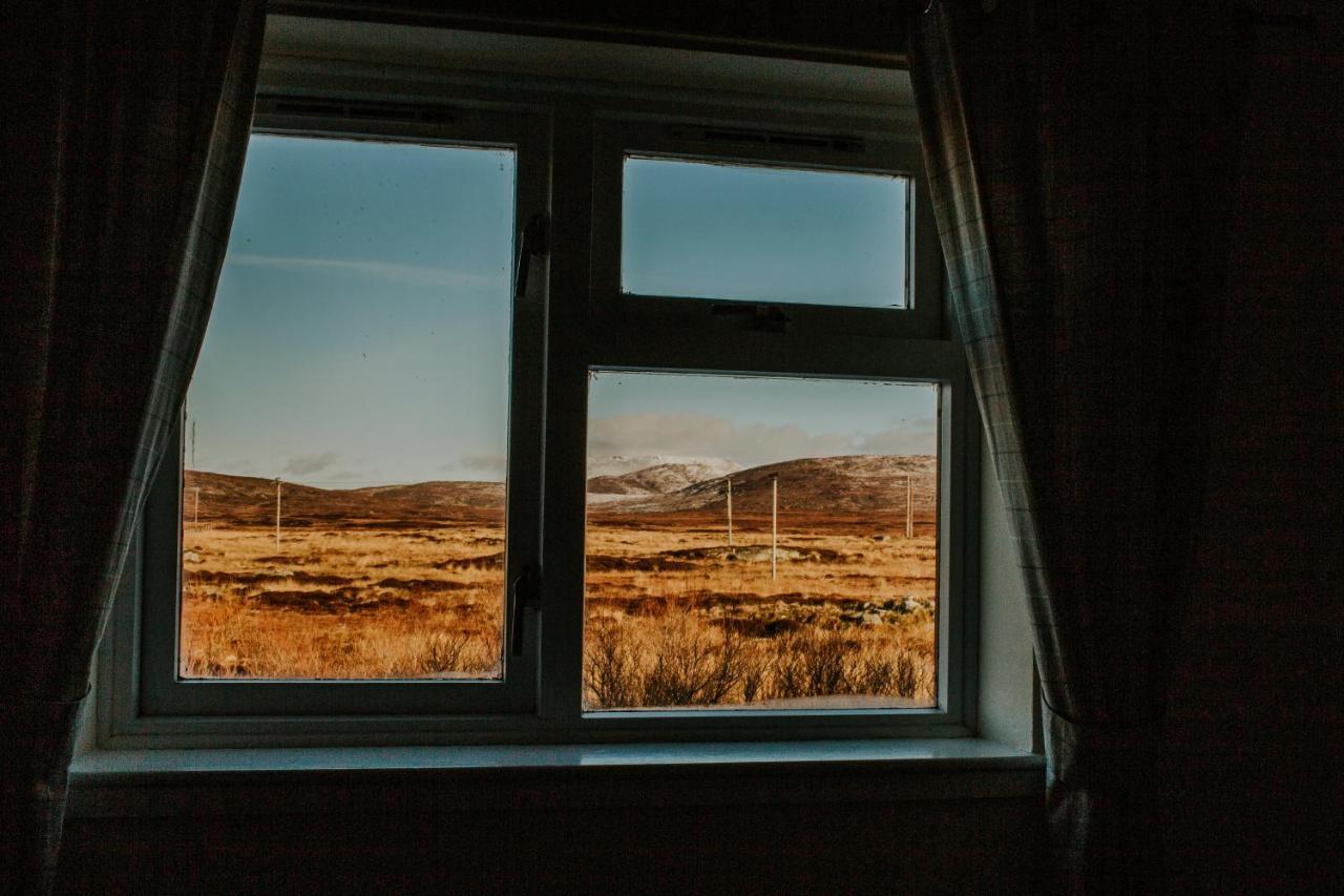 Uist Travel Accommodation Daliburgh  외부 사진