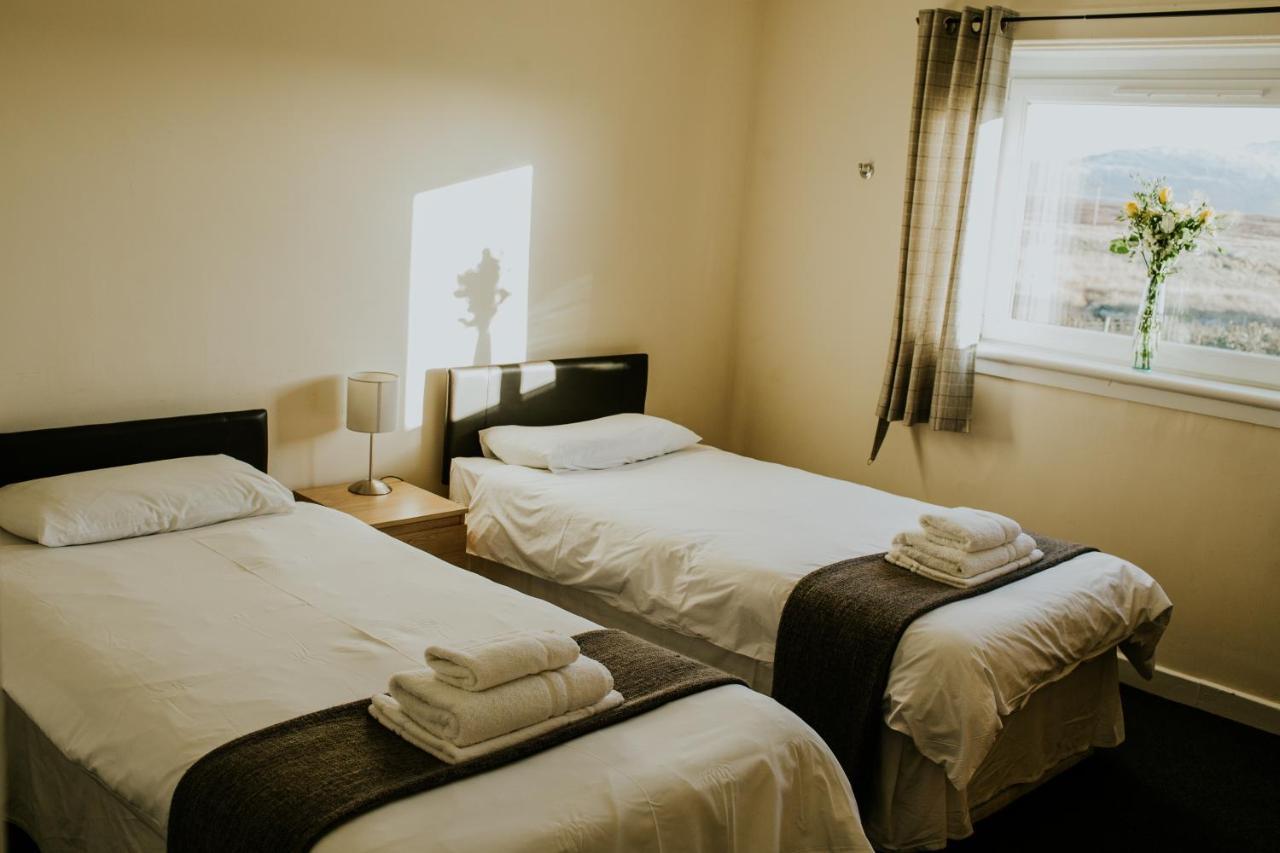 Uist Travel Accommodation Daliburgh  외부 사진