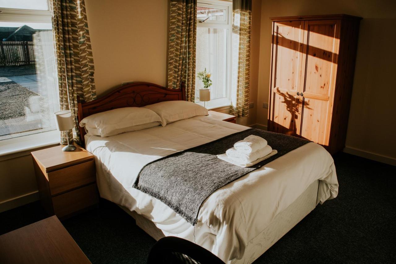 Uist Travel Accommodation Daliburgh  외부 사진